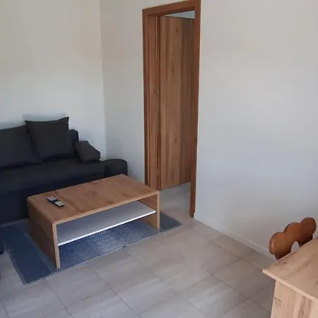 Pri Jazere, Omad Banská Štiavnica