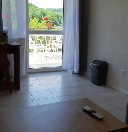 Pri Jazere, Omad Pensjonat Banská Štiavnica
