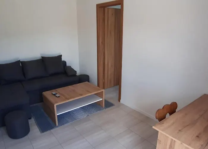 Pri Jazere, Omad Banská Štiavnica